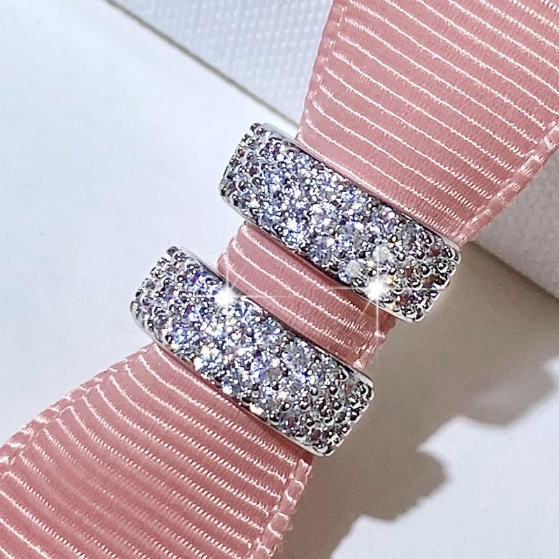 

Простые серьги-кольца Huitan для женщин, полностью украшенные сверкающими фианитами, модные универсальные аксессуары для прокалывания ушей, цветные ювелирные изделия в форме круга