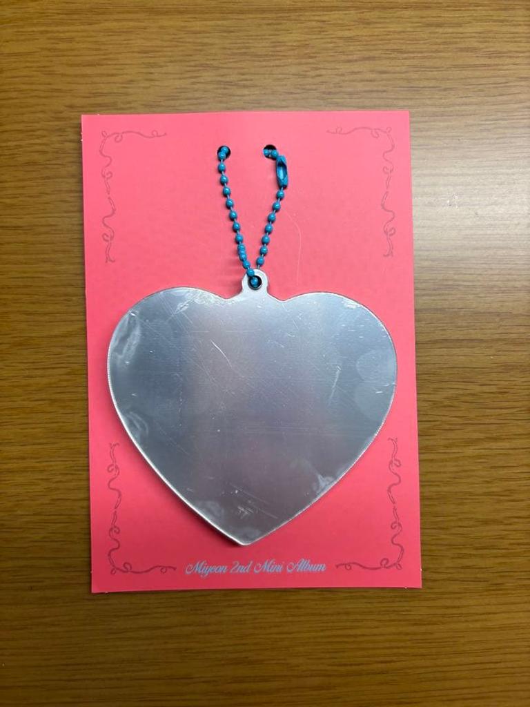 [USED] Miyeon POP-UP ID Photo Mirror Key Ring