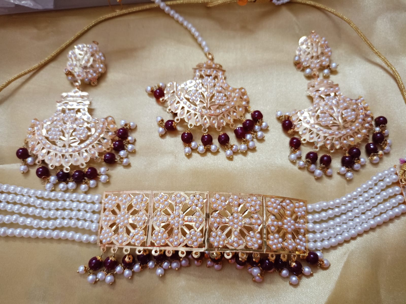 

Болливудское позолоченное колье-чокер с жемчугом и камнем, ожерелье и серьги, свадебные женские украшения Adjustable малиновый