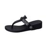 Pinch-in flip-flops shoes women's summer wear 2025 new Korean version fashion versatile flat-bottomed cool slippers beach shoes sandals