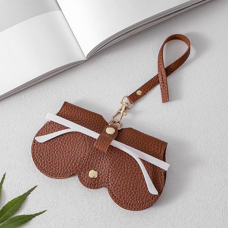 

Leather Minimalist Sunglasses Case: Dustproof, Protective, Portable Clip & Sleeve for Eyeglasses, Sun & Butterfly Styles. One Size коричневый