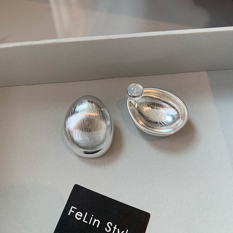 

Heavy Industry Exaggerated Personality Brushed Silver Metal Large Ear Studs Earrings Women Light Luxury High-Grade Unique Temperament Earrings Silver Small