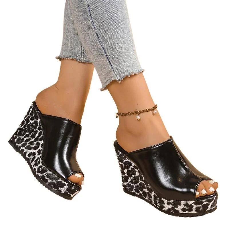Fashion 2025 Hot Sale New Women's Shoes Open Toe Platform Outdoor Casual Slippers Women Round Toe Super High Wedges Sandals Zapatos