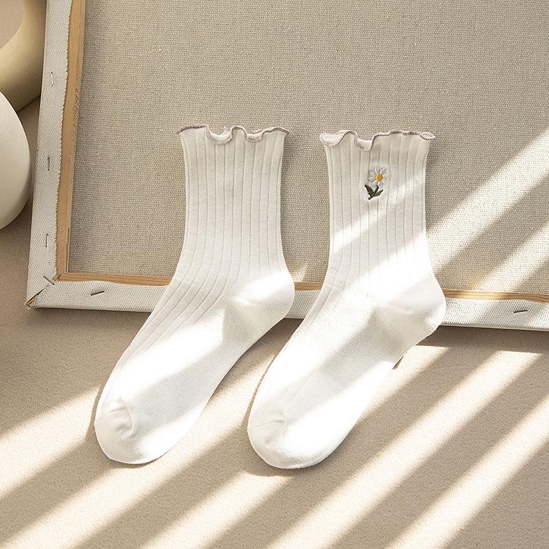 5 Pairs of Female Cotton Sweet Lace Fashion Fungus Edge Floral Embroidery Medium Tube Pile Socks