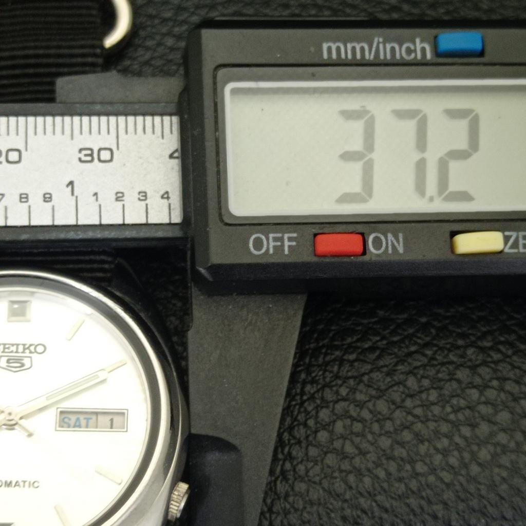 VINTAGE SEIKO 5 AUTOMATIC 7019A JAPAN MENS SILVER COLOR DIAL WATCH a701497-5 R206b-a701497