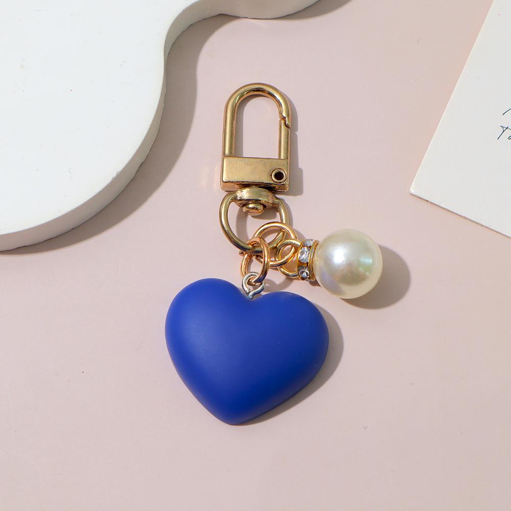 Resin Heart Keychain Black White Car Key Ring with Pearl Car Keychain Bag Ornaments for Couples Jewelry Gift Accessories