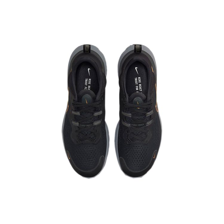 Nike React Miler 2 Negro Metálico Dorado Zapatillas de Hombre Gris Humo Oscuro Gris Partícula CW7121-005