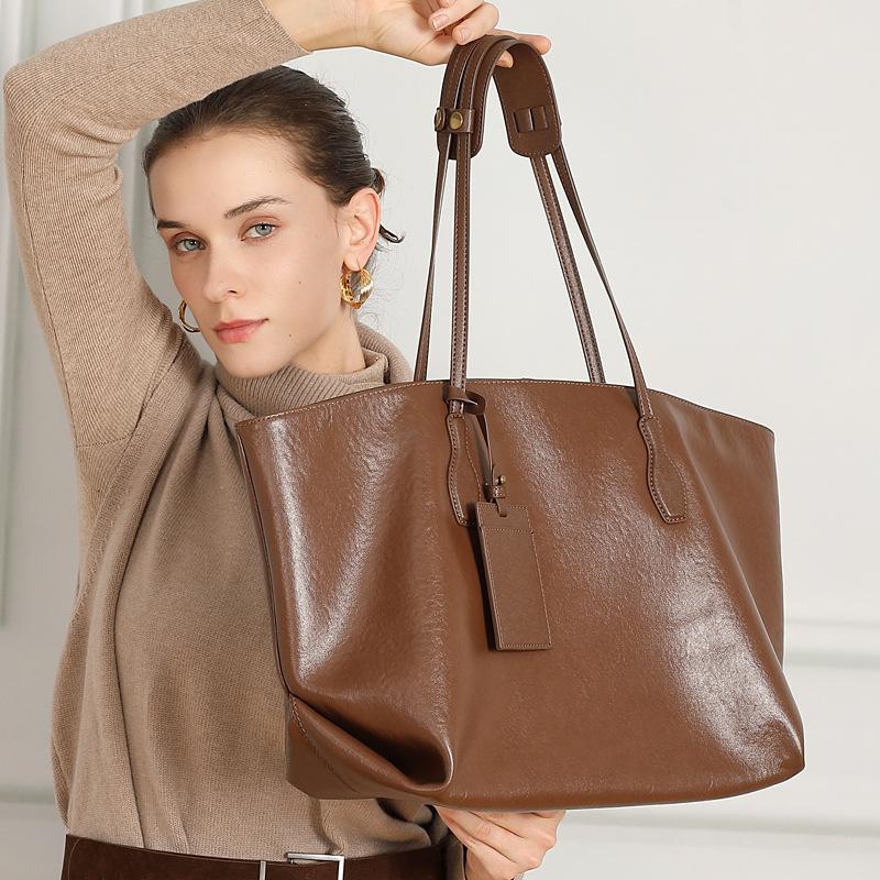Genuine Leather: Niche Large-capacity Tote Bag, High-end Quality Commuter Shoulder Bag, Large Bag