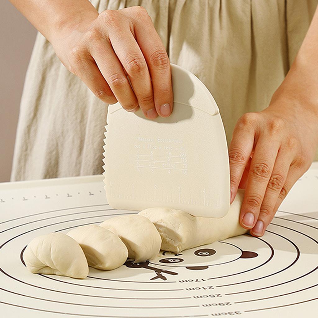Silicone Dough Knife Multifunctional Dough Scraper With Scale Pastry Cutters Kitchen Utensil Cake Spatula Baking Tool