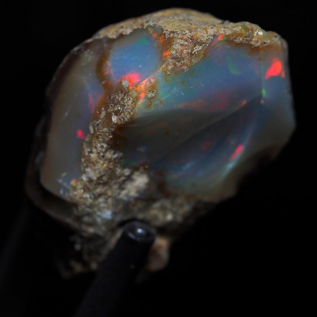stone Natural mineral precious opal from Ethiopia Gemstone approximately side [N2 Natural] - (1060 "One-of-a-kind" 14.6ct [Long 23mm])