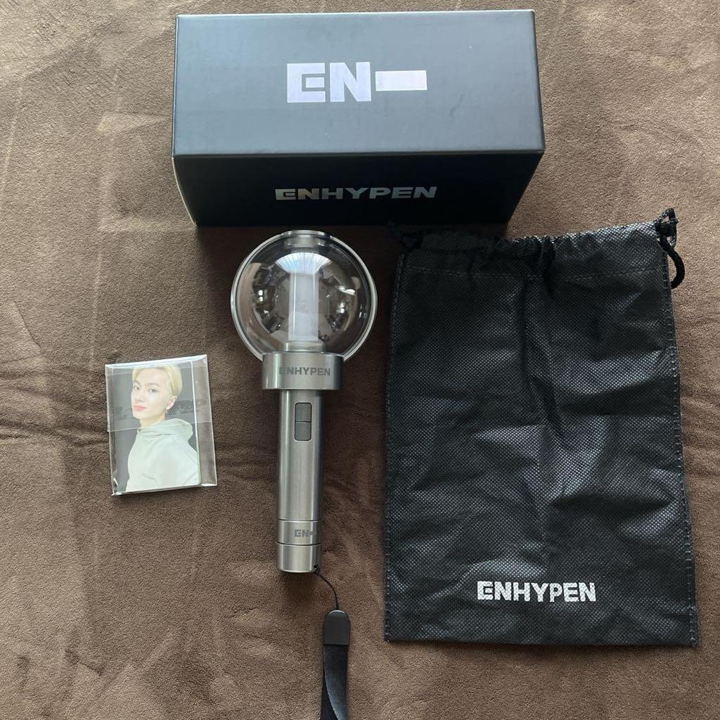[USED] Official ENHYPEN penlight ver.1 & 2 albums included