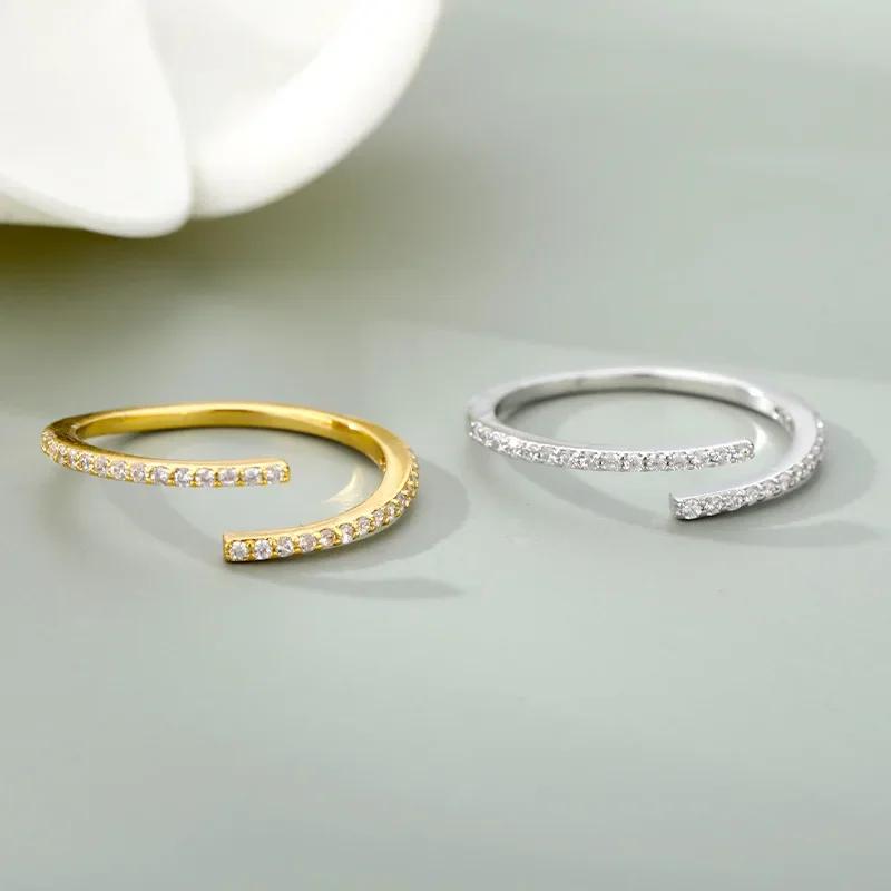 Klasický zlatý zirkonový pár prstenů, Nádherný dvouvrstvý design s nastavitelnými otvory pro muže i ženy