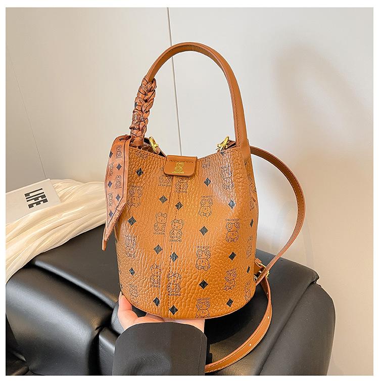 

Женская сумка весна и лето новая трендовая высококлассная сумка-тоут для通勤 сумка-ведро сумка на плечо сумка-мессенджер