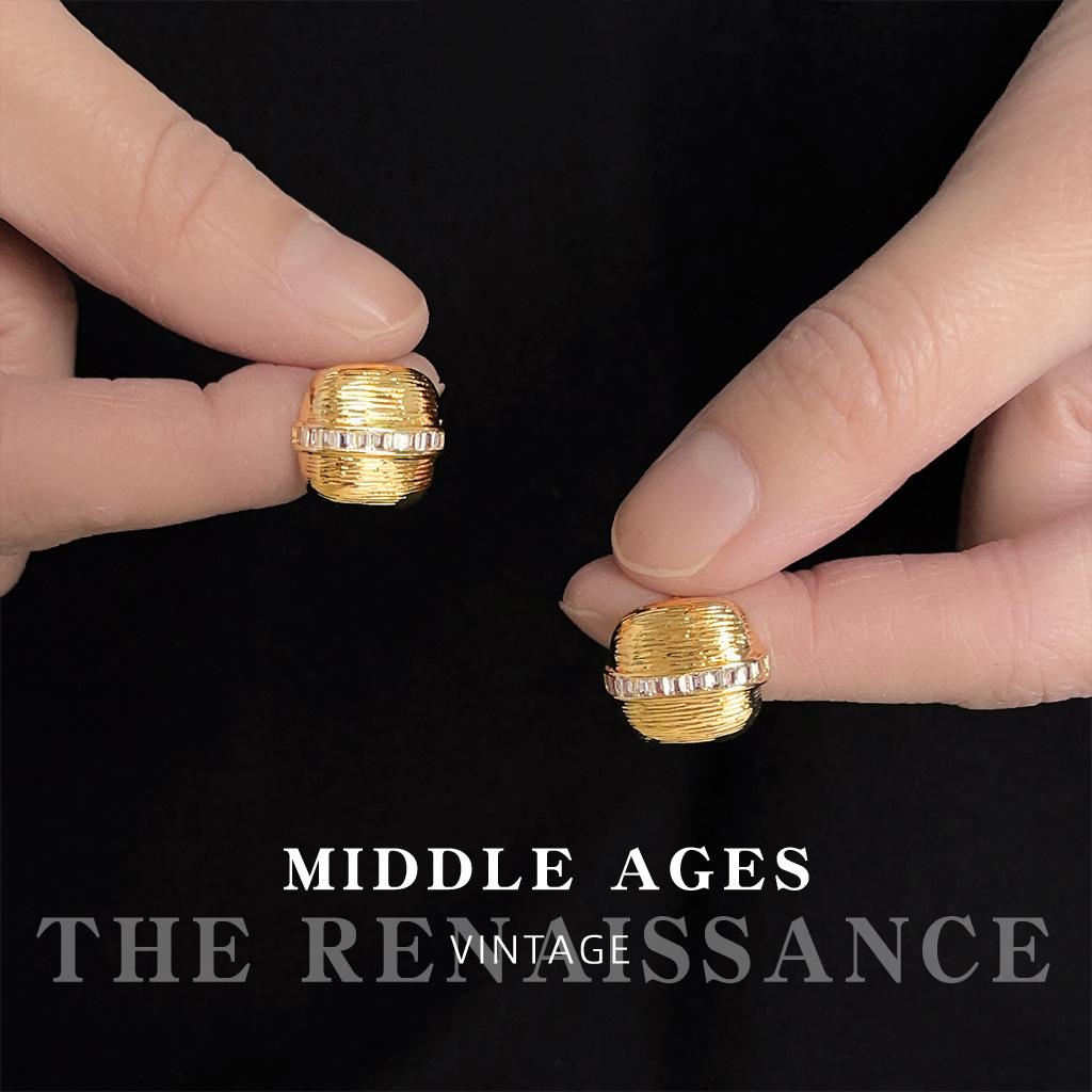 Medieval style slightly inlaid zircon square earrings brushed texture stud earrings retro literary geometric earrings