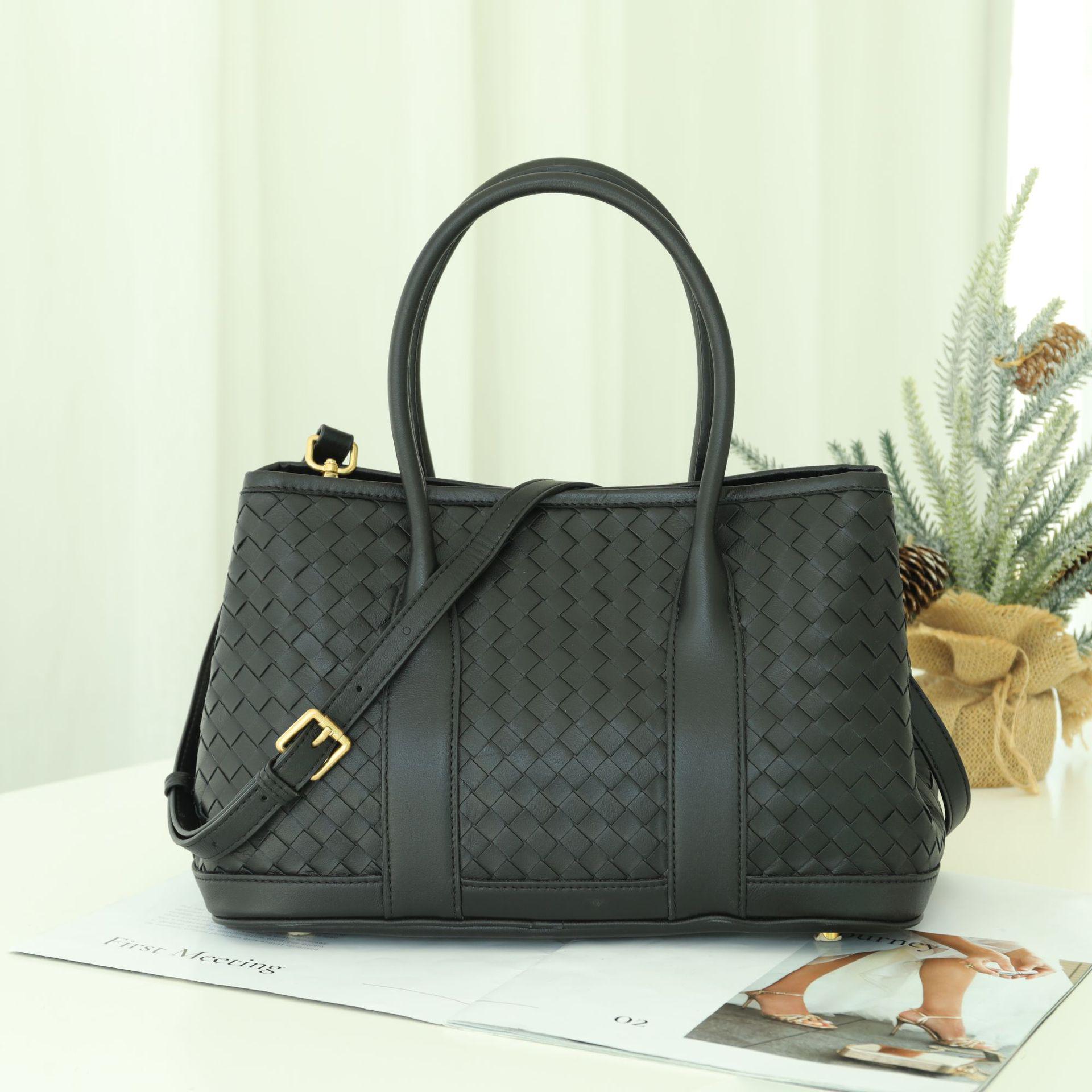 

Handmade Genuine Sheepskin Woven Tote - Women s Large Capacity Fashion Casual Korean Style Mother-Child Bag 32x15x20 cm