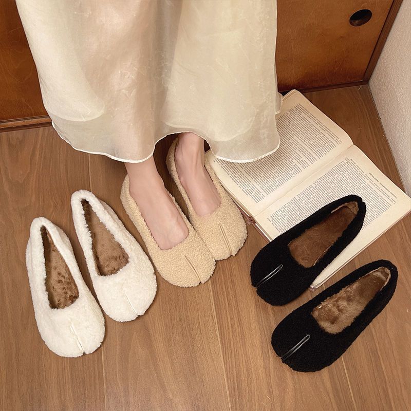 Flat bottom fluffy shoes women wear versatile Internet celebrity cotton ladyshoes flat heel sheep curly wool velvet 2025 new Doudou shoes