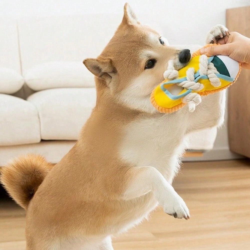 1-Pack Single Sneaker-Style Dog Chew Toy With Knot And Squeaky Ball - Durable Oxford Cloth Dog Chew Toy Suitable For Dogs Weighing 8-25 Lbs