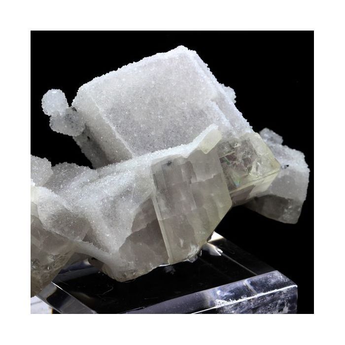 Pierres et Minéraux. Baryte, Quartz, Stibnite. 1547.0 ct. Murray mine, Elko Co., Nevada, USA.