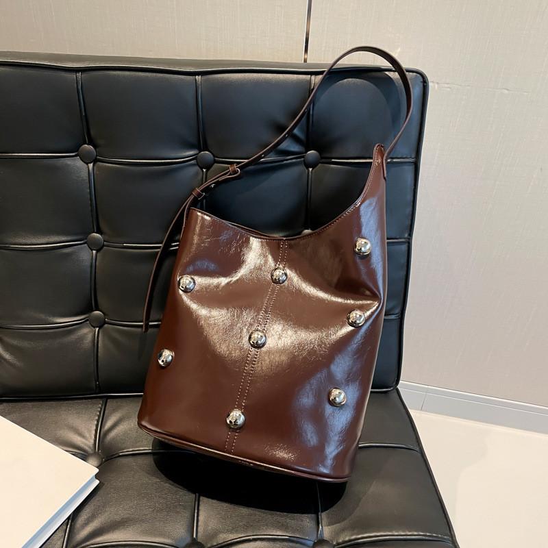 Water Bucket Bag For Women With Pu Material And Rivets For Daily Casual Use