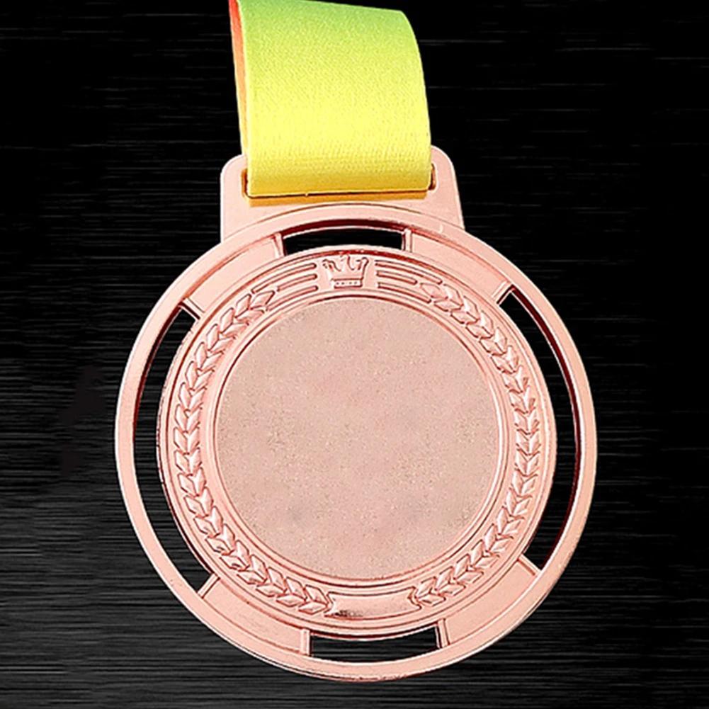 1-8pcsFootball Medal School Sports Gold Silver Bronze Motion Honor Commemorative Medal for Souvenir Gift Outdoor Sport Kids Toys