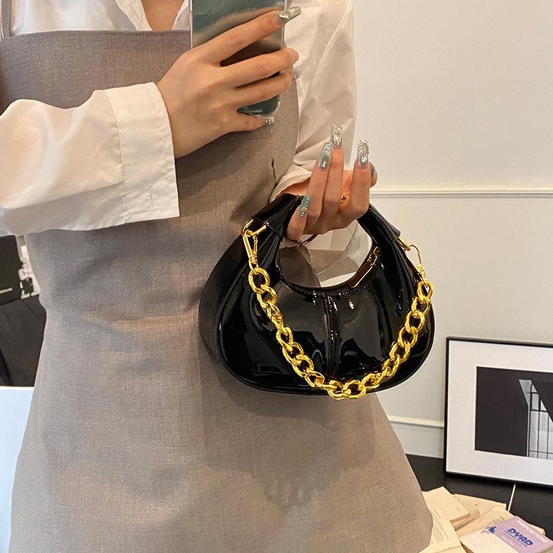 Bolsa mensageiro mini de corrente versátil e moderna de primavera e verão, bolsa crescente portátil de nicho sofisticado para mulheres