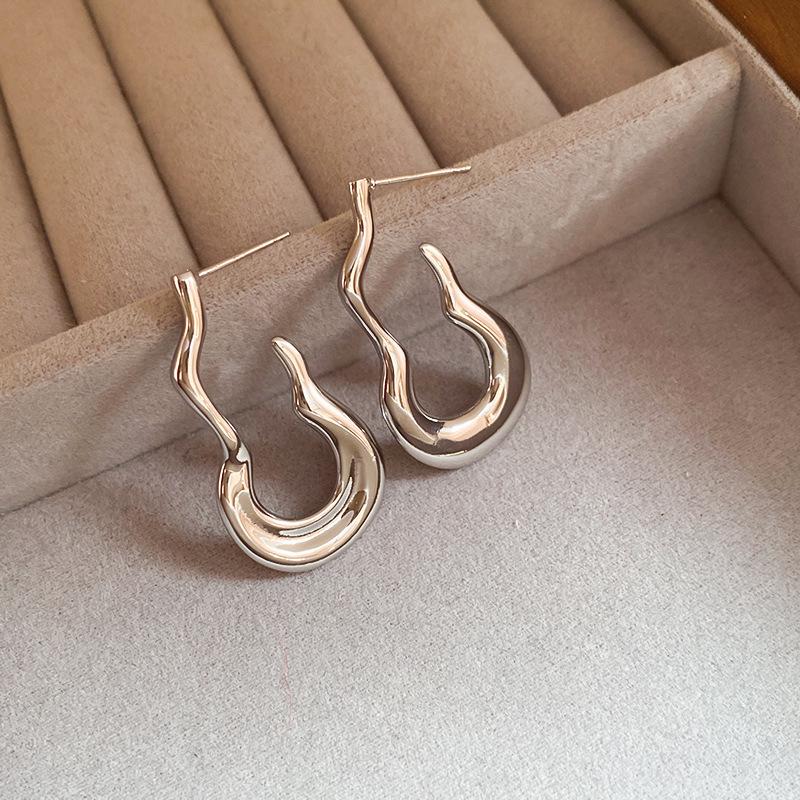 Red Bow Coin Purse Earrings: Silver Needle Retro Snake Lock Studs, New Year High-End Ear Jewelry.