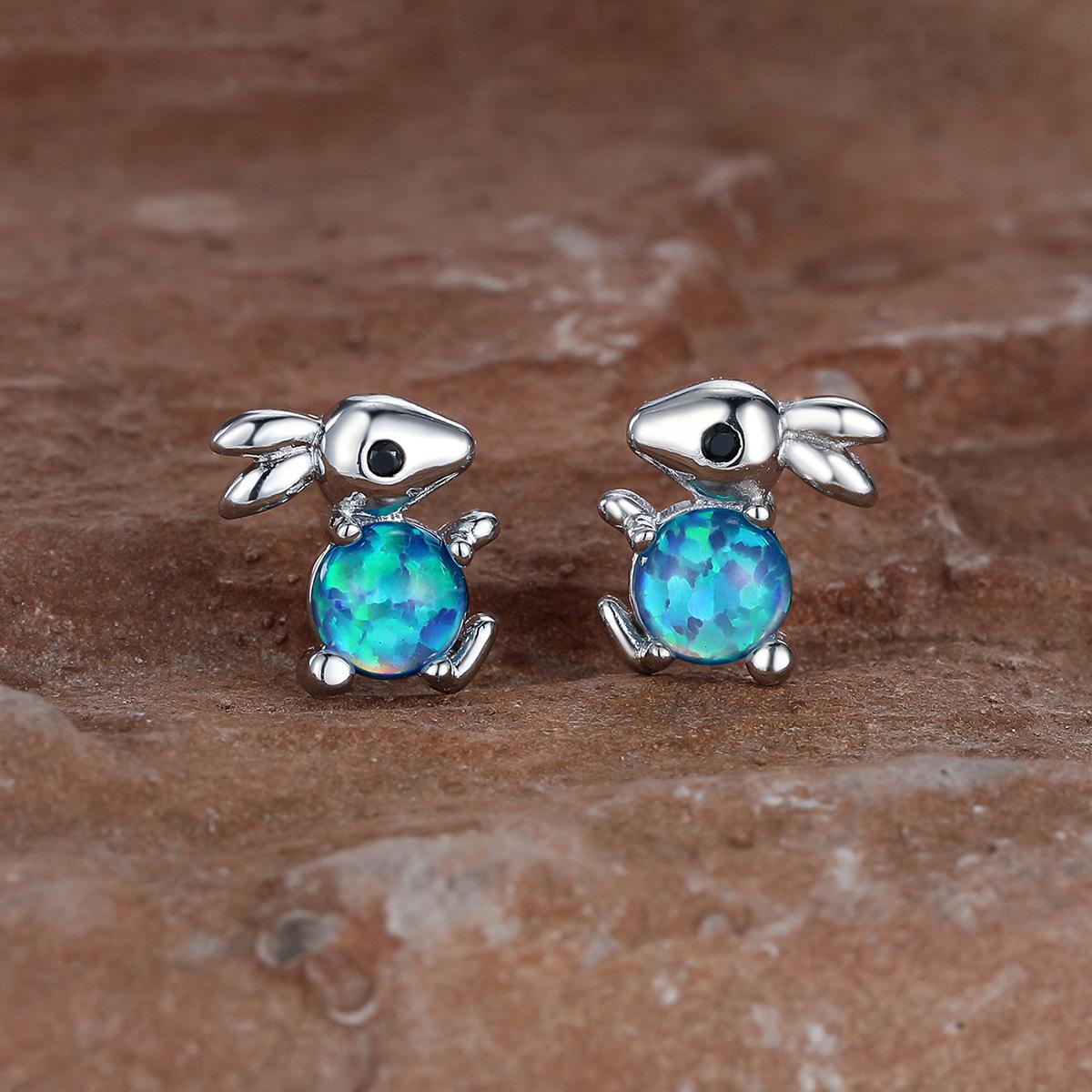 

Cute and Playful Round Three Dimensional Bunny Design with Earrings for A Fresh and Girlish Heart