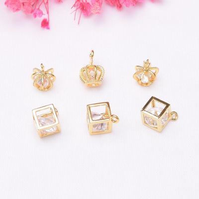 10pcs 14K Gold-wrapped Zircon Crystal Three-dimensional Square Pendant, Crown Pendant, DIY Earrings, Necklace Jewelry Pendant.