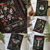 Lunární kalendář Dark Forest 2025 obsahuje 12 originálních ilustrací kreslených v průběhu roku 12 měsíční barevný nástěnný kalendář