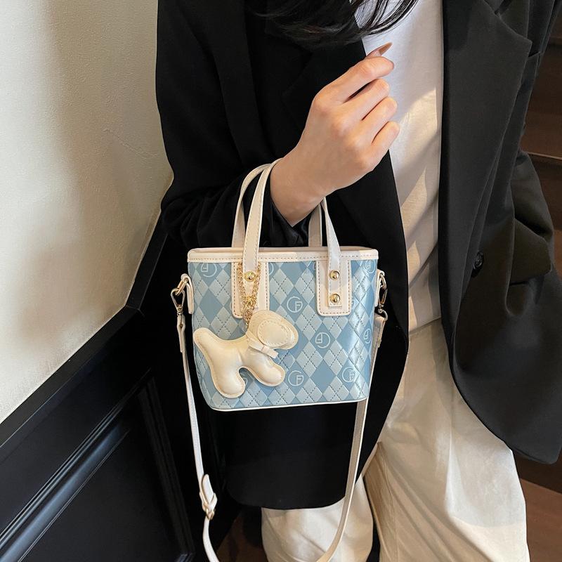 New Handbag Women's Shoulder Messenger Bag
