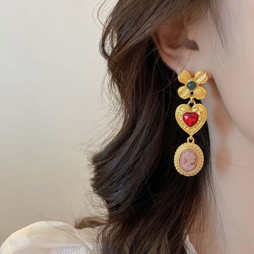 Zinc Zinc Alloy Heart Cameo Bracelet Court Style Retro Emboss Earrings Vintage Necklace  Wedding