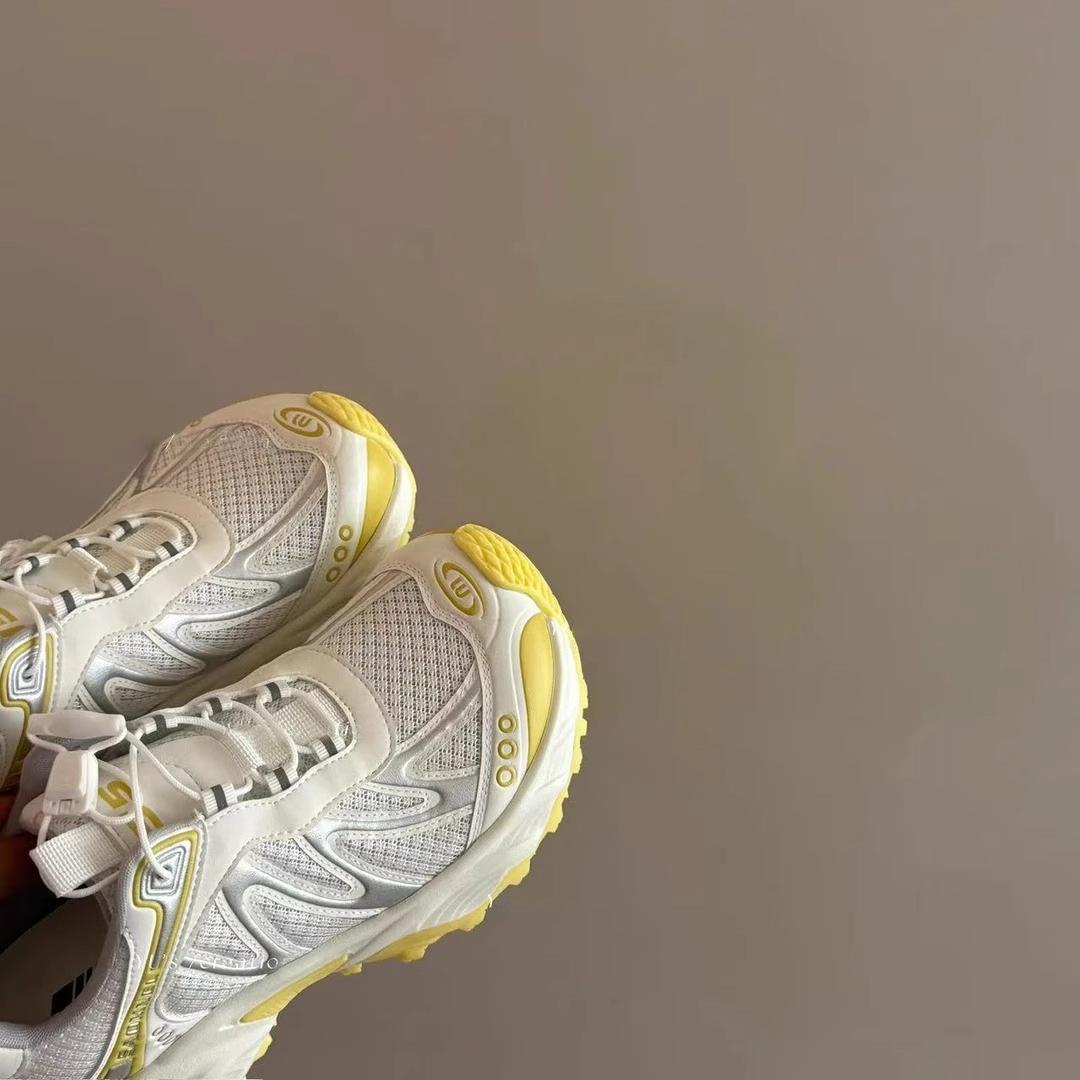 

Aerobic plan crooked head ultra-light sports shoes hiking outdoor feeling 2025 summer new mesh breathable casual shoes 39 світло-жовтого кольору