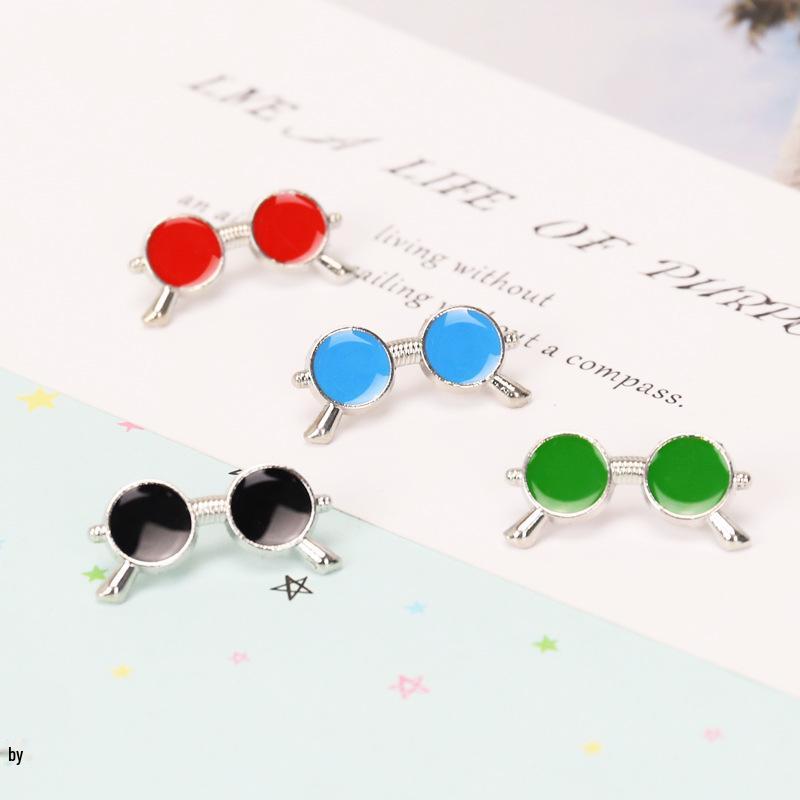 Trendy Creative Sunglasses Brooch for Students, Versatile Alloy Design with High-End Oil-Drop Finish