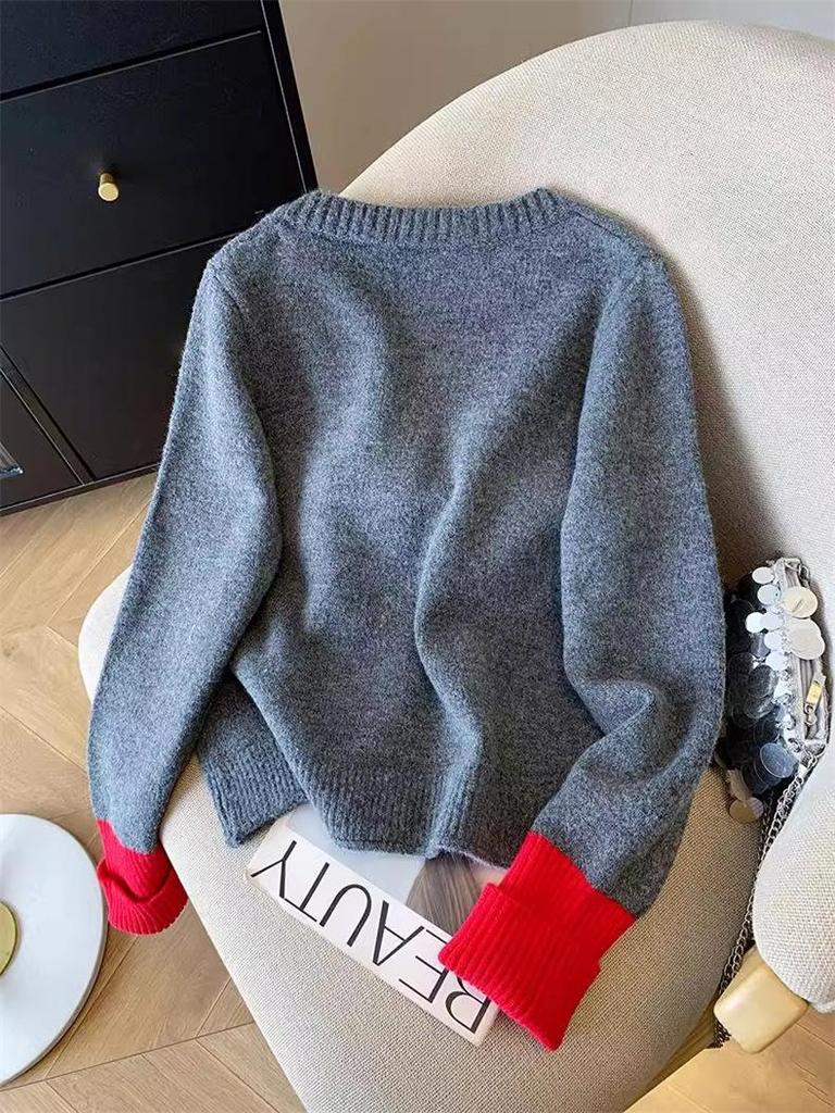 Japanese Heart Embroidery Knit Cardigan for Women - Chic Colorblock Style, Slim Fit, Ideal for Spring and Autumn.