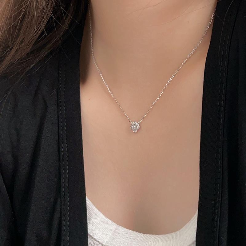 Zircon Multicolor Four-Leaf Clover Necklace for Women - Elegant Clavicle Chain with Blue Pendant