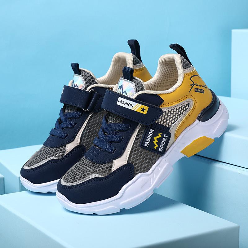 Student soft-soled running shoes children's sports shoes boys' shoes medium-sized older boys' spring and autumn breathable single pair of mesh shoes