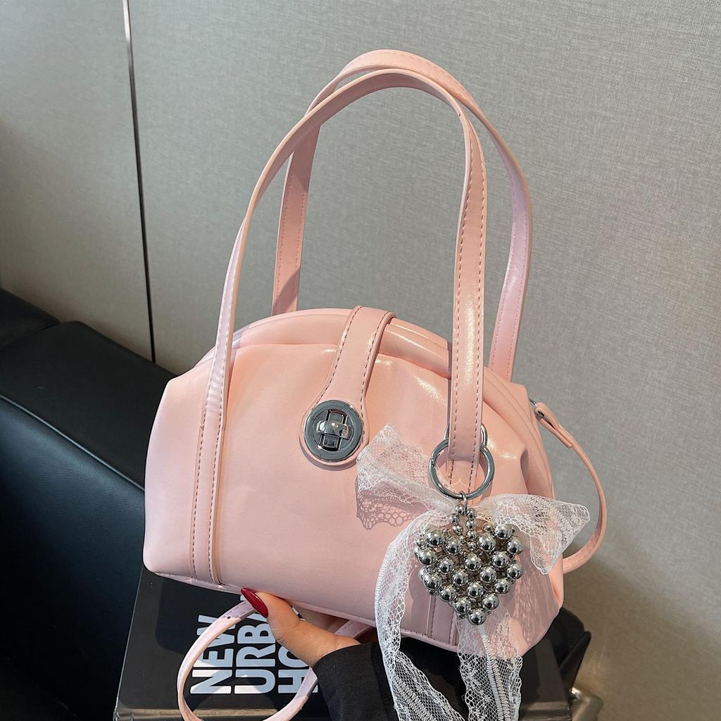 Spring and Summer Portable Dumpling Bag Women's 2025 New Niche Design High-end Fashion Versatile Messenger Saddle Bag