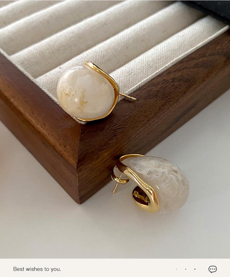 Maillard Water Drop Earrings: 2024 Autumn/Winter Retro High-End Fashion