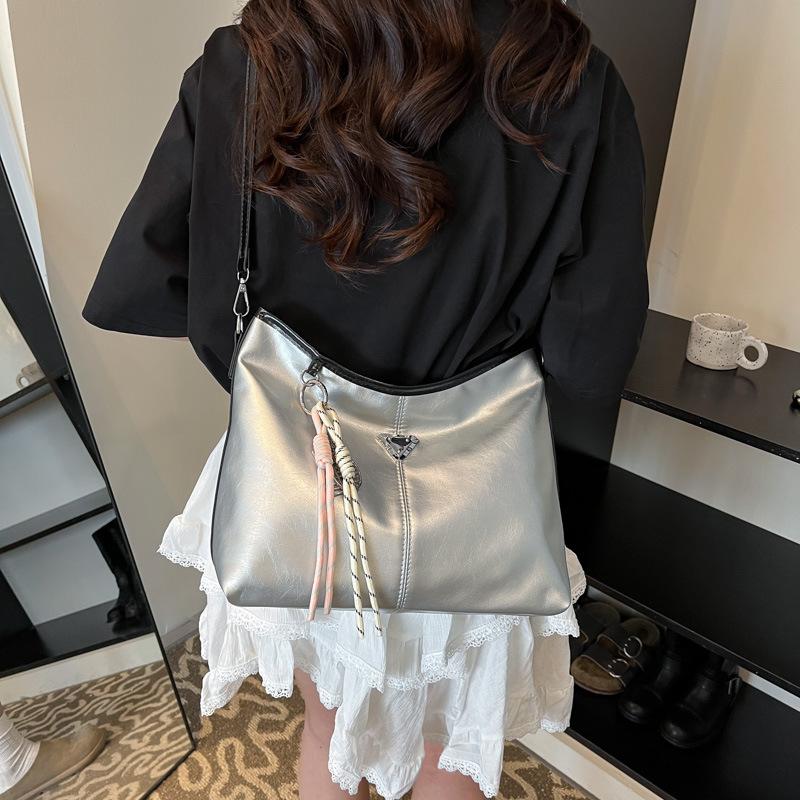 Casual Large-capacity Bag Women's New Versatile Fashion Messenger Bag Commuter Tote Bag