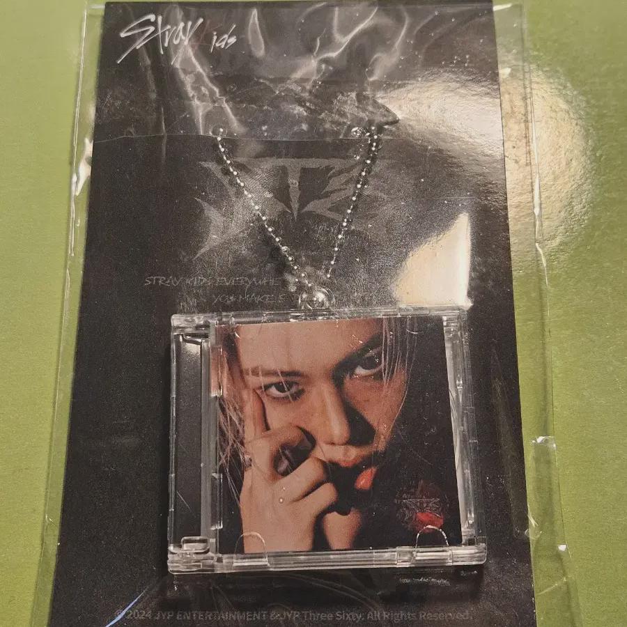 

Брелок Straykids Felix Mini CD