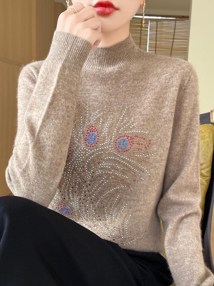 Peacock Tail Rhinestone Half-High Neck Knitwear for Women, Versatile Slim-Fit Autumn/Winter Sweater Top