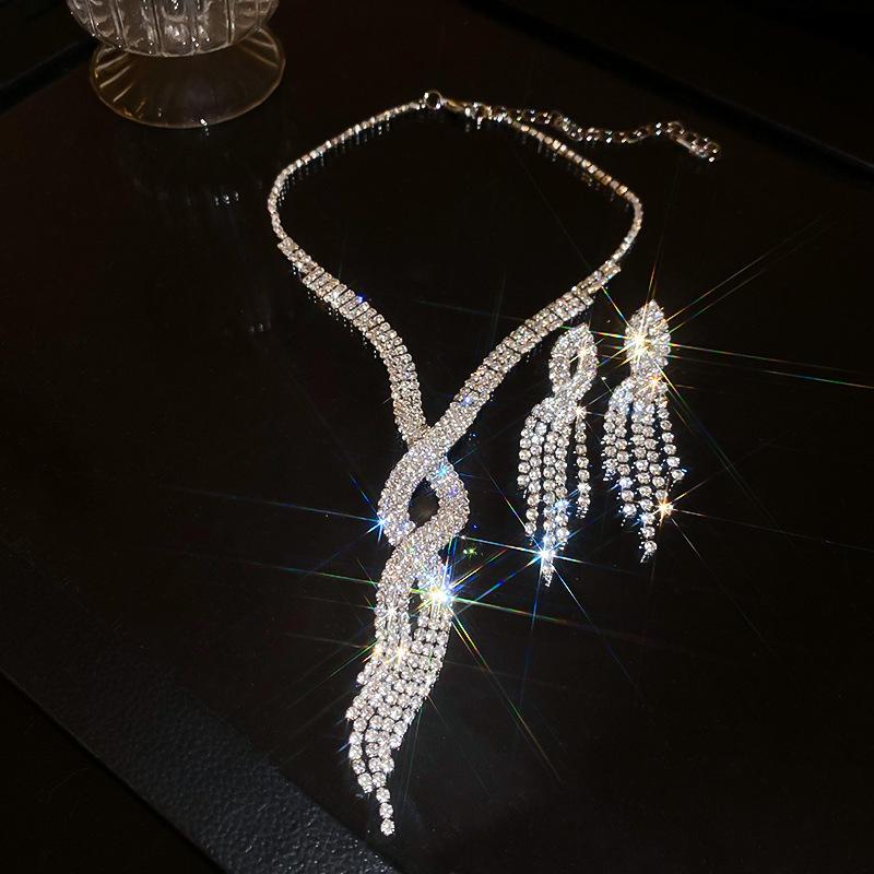 Luxury European & American Diamond Drop Necklace and Earrings Set - Elegant Versatile Jewelry
