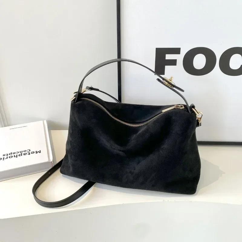 Solid Color High Capacity Shoulder Bags for Women Zipper Pluto Hot Sale Simple Fashion Tote Bags for Women