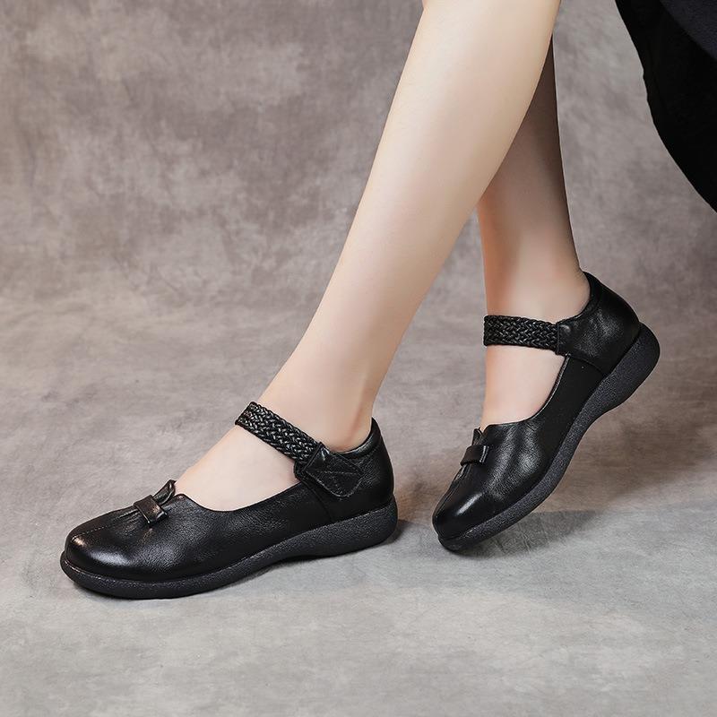 Real soft leather mother shoes spring and summer new retro style soft sole medium flat bottom non-slip round head grandma single shoes