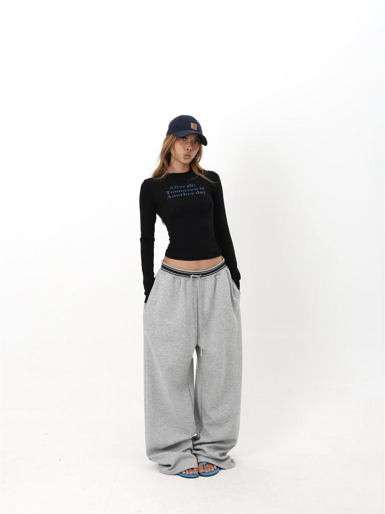 Slim-Fit Trendy Letter Print Long-Sleeved Top - Fashionable & Unique Design
