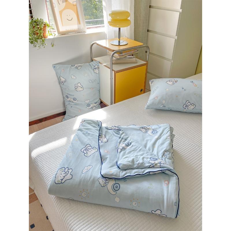 Lightweight Knitted Comforter Cute Cartoon Pattern Skin Friendly Thin Summer Quilt Air Conditioner Duvet for Home