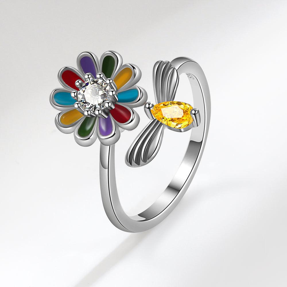 Shining Luminous Creative Rose Rotating Ring Female Delicate and Elegant Gift for Good Friends Fine Workmanship Jewellery Current Fashion Trends