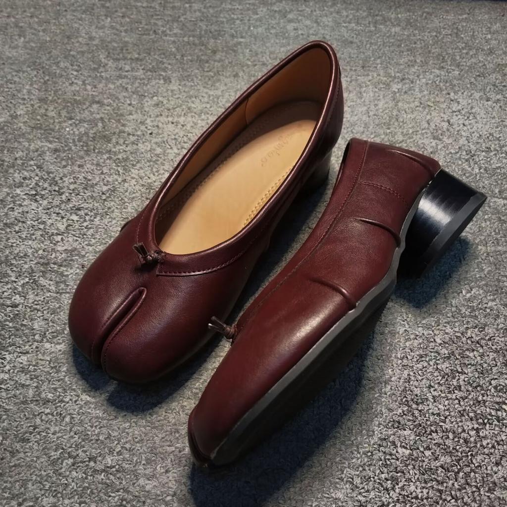 Fashion Spring and summer leather split toe women's high heels fashion pleated designer split toe soft sole loafers casual shoes