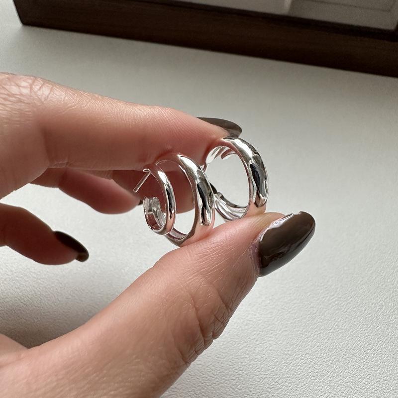 

Korean Style S925 Sterling Silver Double Layer Chic and Simple Curved Stud Earrings S925 Silver