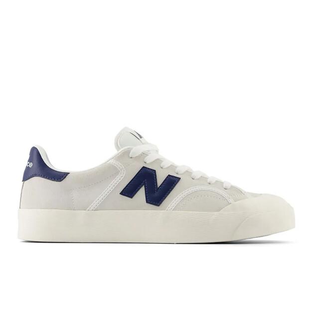 New Balance Кросовки 100